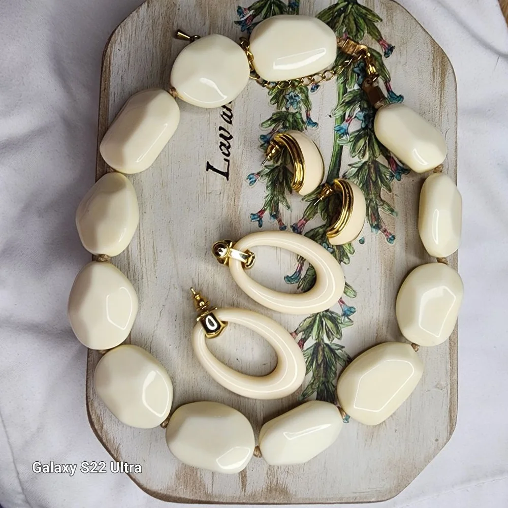Cream & Gold Beaded Necklace and two pair of matching earrings